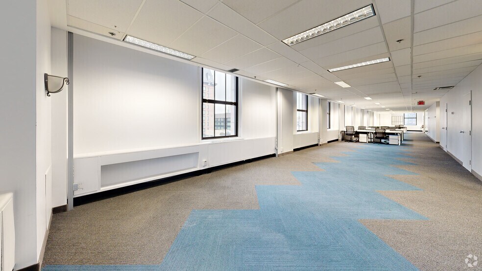 Primary Photo Of 360 Rue Saint-Jacques, Montréal Office For Lease
