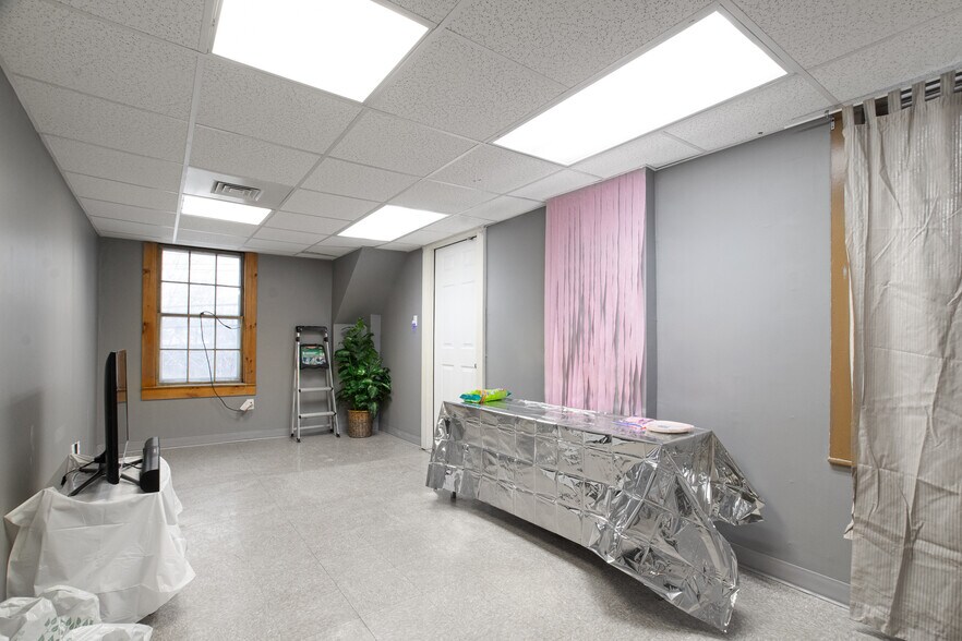 More Photos Of 320-326 Boston Post Rd, Sudbury Storefront Retail Office For Lease