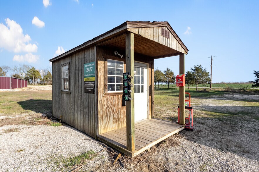 More Photos Of 9110 FR 2140, Cassville Self Storage For Sale