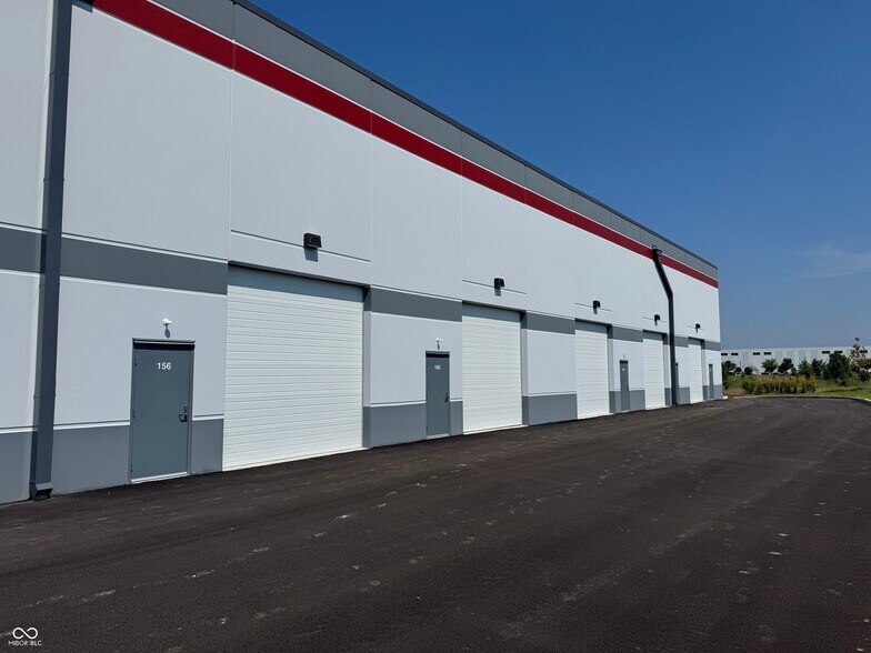 More Photos Of 14226 Bergen Blvd, Noblesville Flex For Sale