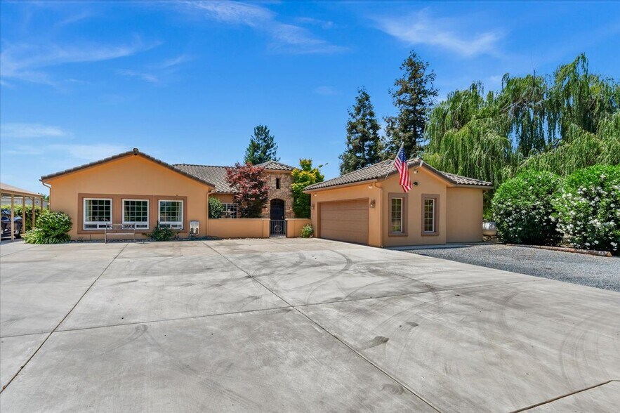 More Photos Of 13715 E Nebraska Ave, Kingsburg Land For Sale