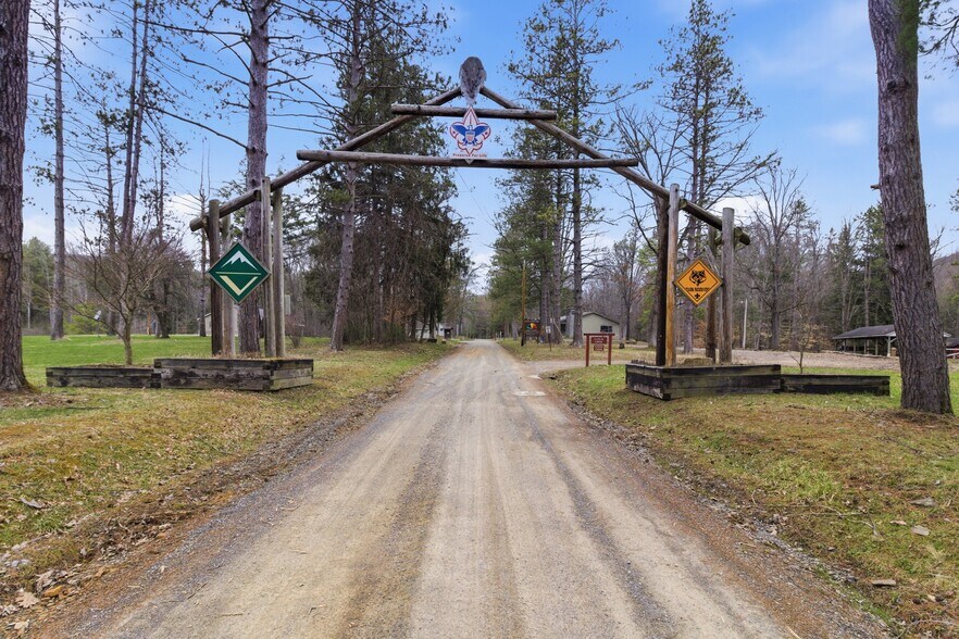 More Photos Of 89 Nolan Rd, Penfield General Retail For Sale