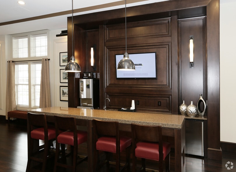 More Photos Of 1 Village Grn, Patchogue Apartments For Lease