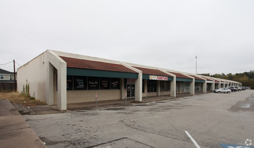 More Photos Of 1206-1214 S Frazier St, Conroe General Retail For Lease