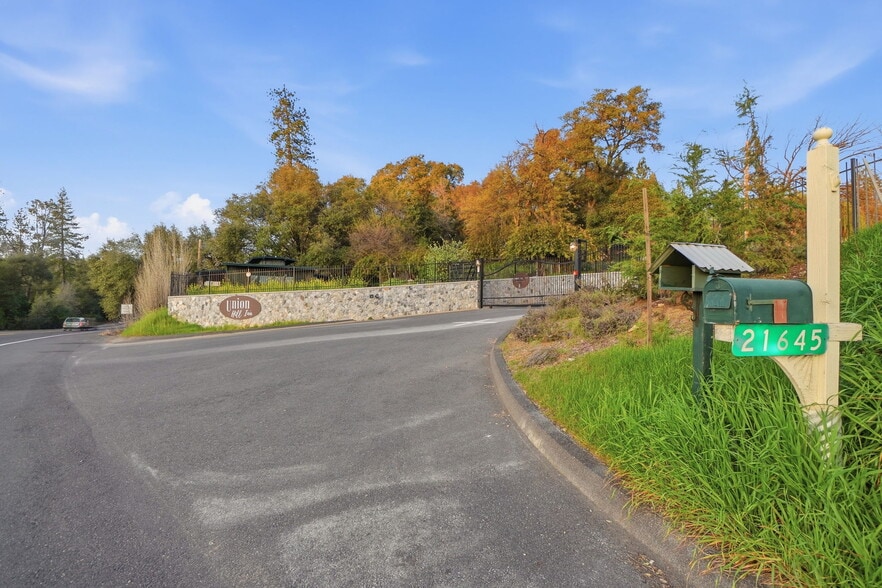 More Photos Of 21645 Parrotts Ferry Rd, Sonora Specialty For Sale