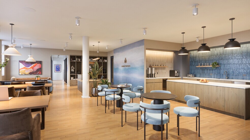 More Photos Of 156 Fifth Ave, New York Coworking Space