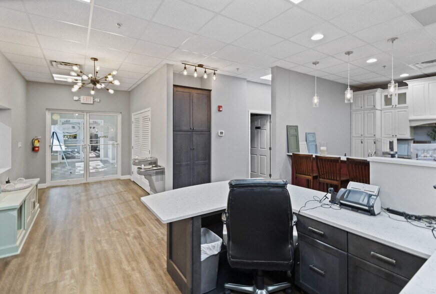 More Photos Of 200 Hart St, Niceville Light Manufacturing For Lease