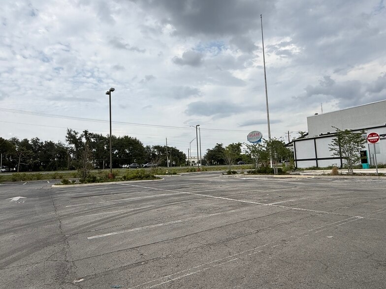 More Photos Of 5320 N Orange Blossom Trl, Orlando Restaurant For Sale