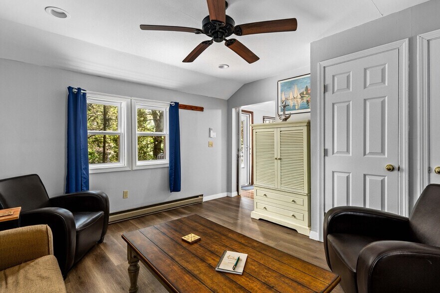 More Photos Of 2076 Atlantic Hwy, Lincolnville Hotel For Sale