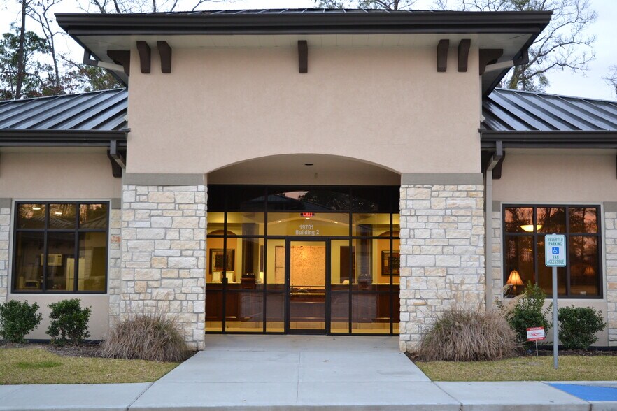 More Photos Of 19701 Kingwood Dr, Kingwood Office For Sale