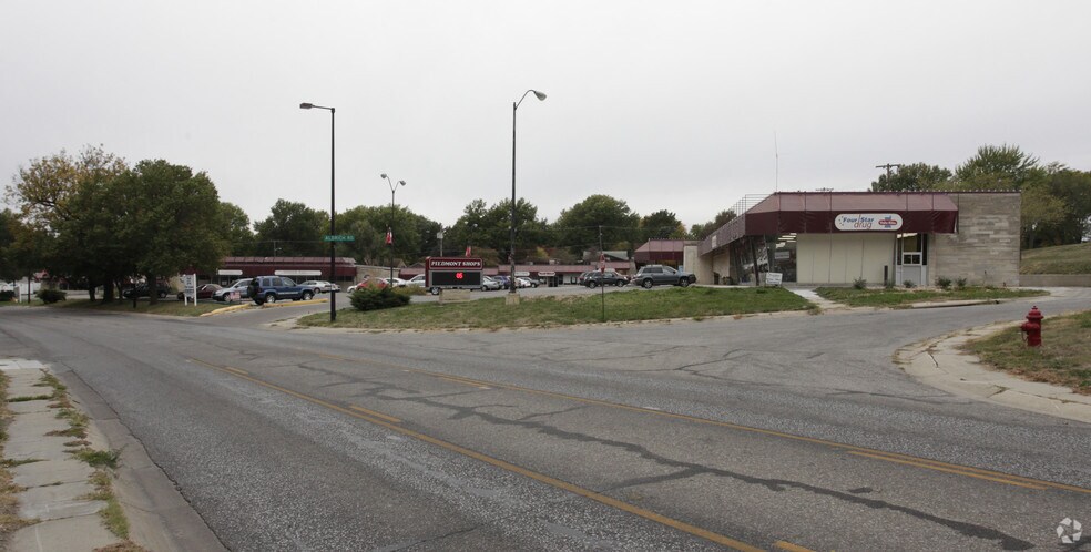 More Photos Of 1265 S Cotner Blvd, Lincoln Unknown For Lease