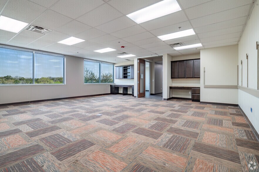 More Photos Of 3602 Paesanos Pky, San Antonio Unknown For Lease