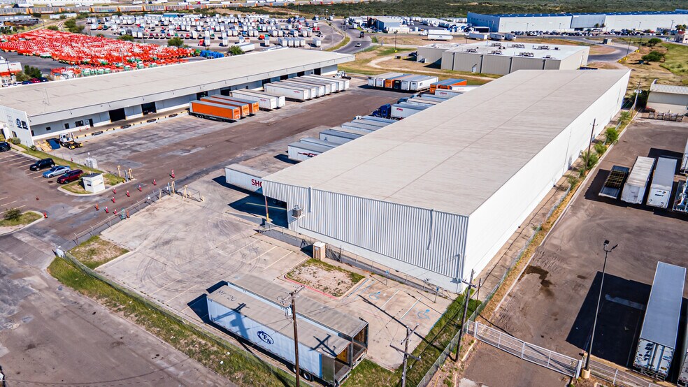 More Photos Of 13806 N Unitec Dr, Laredo Warehouse For Lease