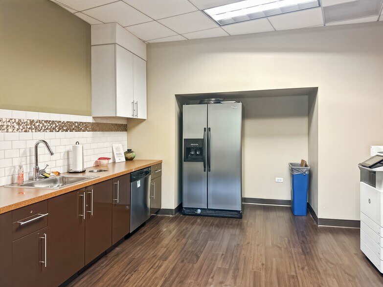 More Photos Of 100 S Saunders Rd, Lake Forest Coworking Space