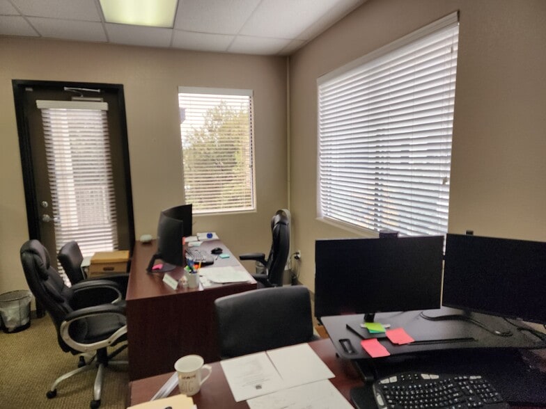 More Photos Of 8867 W Flamingo Rd, Las Vegas Office For Sale