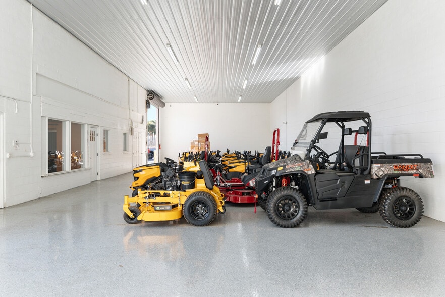 More Photos Of 818 N Magnolia Ave, Ocala Warehouse For Sale