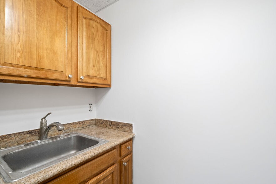 More Photos Of 6181-6185 Mission St, Daly City Storefront Retail Residential For Lease