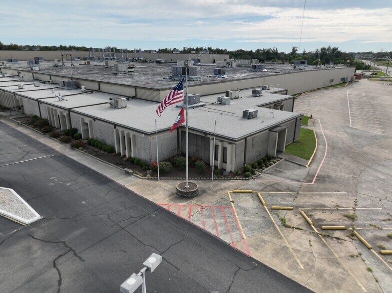 Primary Photo Of 1 Poulan Dr, Nashville Warehouse For Lease