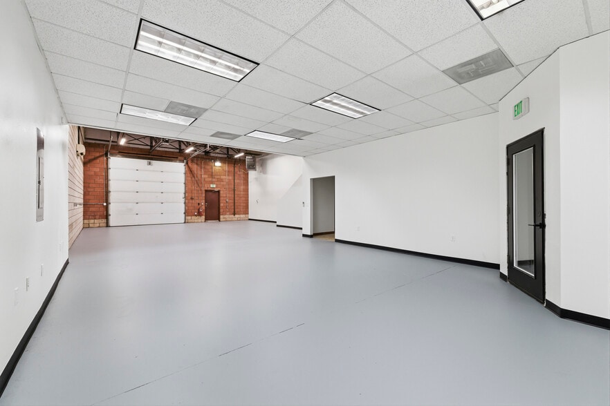 More Photos Of 587-623 Denver Ave, Loveland Flex For Lease