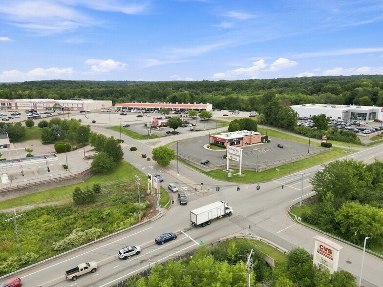 More Photos Of 62 Providence Pike, Putnam Freestanding For Lease