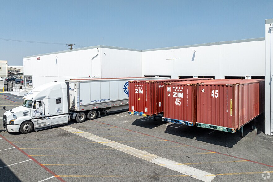 More Photos Of 2100 E 49th St, Vernon Warehouse For Lease