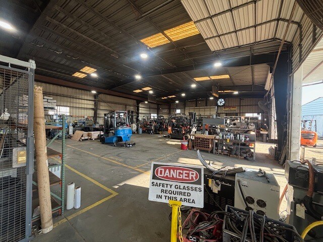 More Photos Of 1813 Moffat Blvd, Manteca Warehouse For Lease