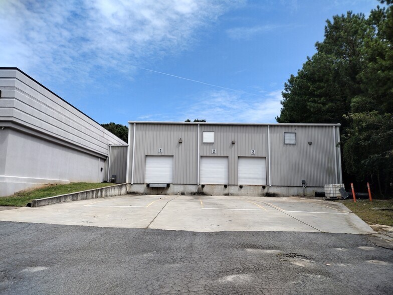 More Photos Of 4211 Jvl Industrial Park Dr, Marietta Warehouse For Lease