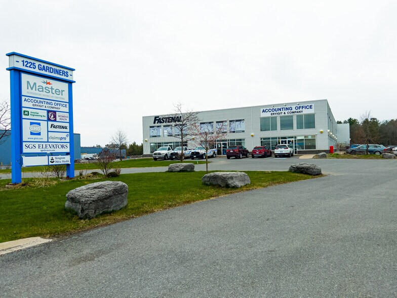 More Photos Of 1225 Gardiners Rd, Kingston Light Distribution For Lease