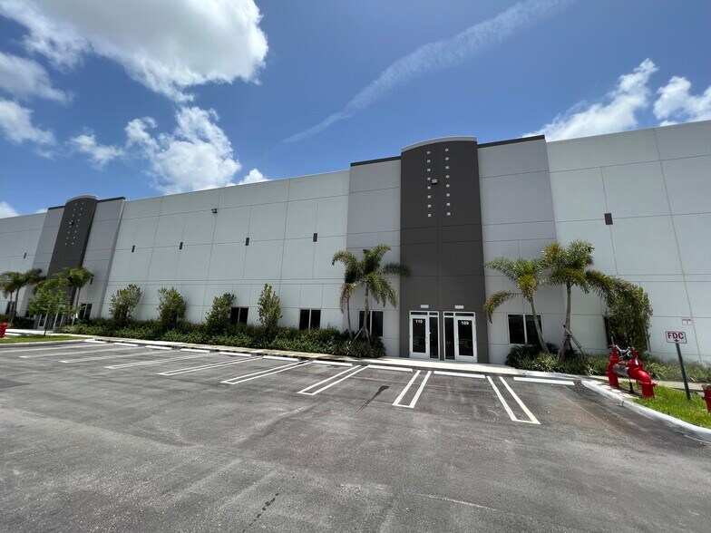 More Photos Of 8565 W 44th Ave, Hialeah Warehouse For Sale