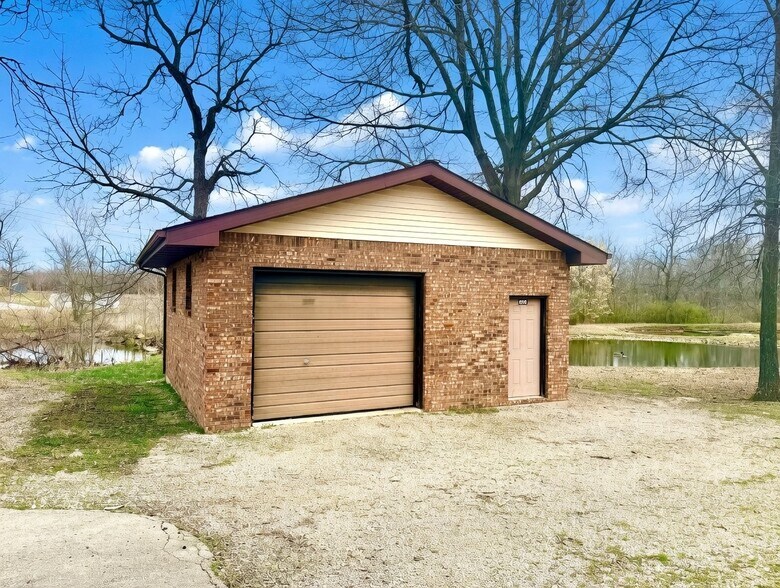Primary Photo Of 806 Progress dr, Farmington Industrial For Lease