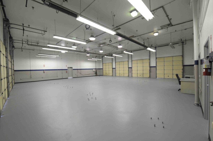 More Photos Of 20515 Highway 99, Lynnwood Auto Dealership For Sale