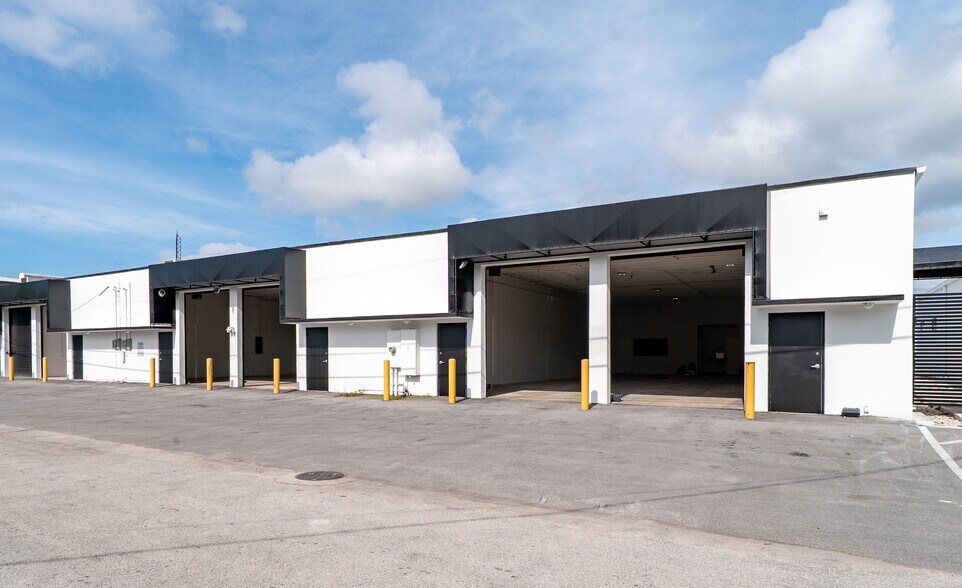 More Photos Of 12250 NE 13th Ct, North Miami Office For Lease