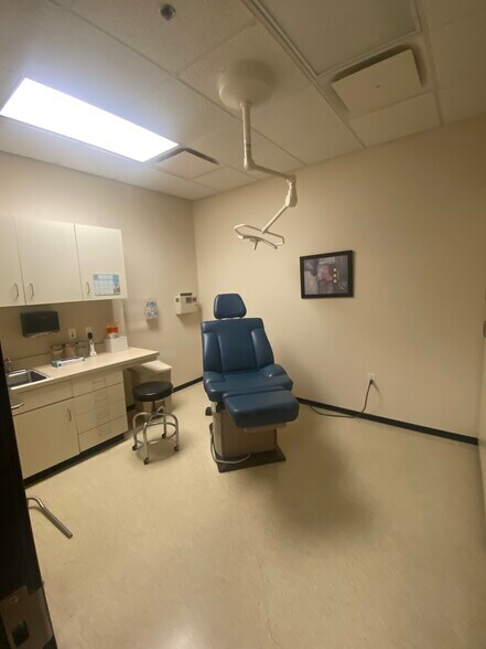 More Photos Of 2 St Mark's Pl, La Grange Medical For Lease