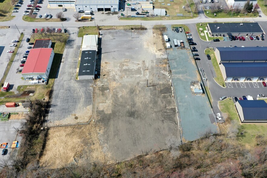 More Photos Of 9 Bellecor Dr, New Castle Warehouse For Lease