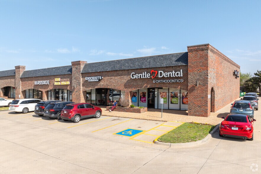 Primary Photo Of 6401 NW Expressway, Oklahoma City Unknown For Lease