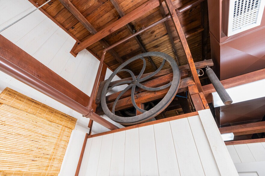 More Photos Of 50 Middlebrook Ave, Staunton Storefront For Sale