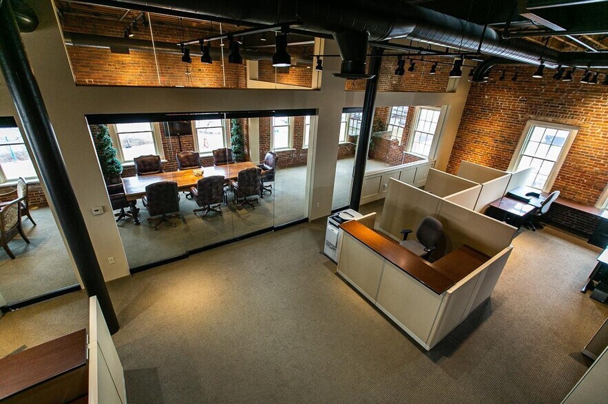 More Photos Of 600 Star Brewery Dr, Dubuque Office For Lease