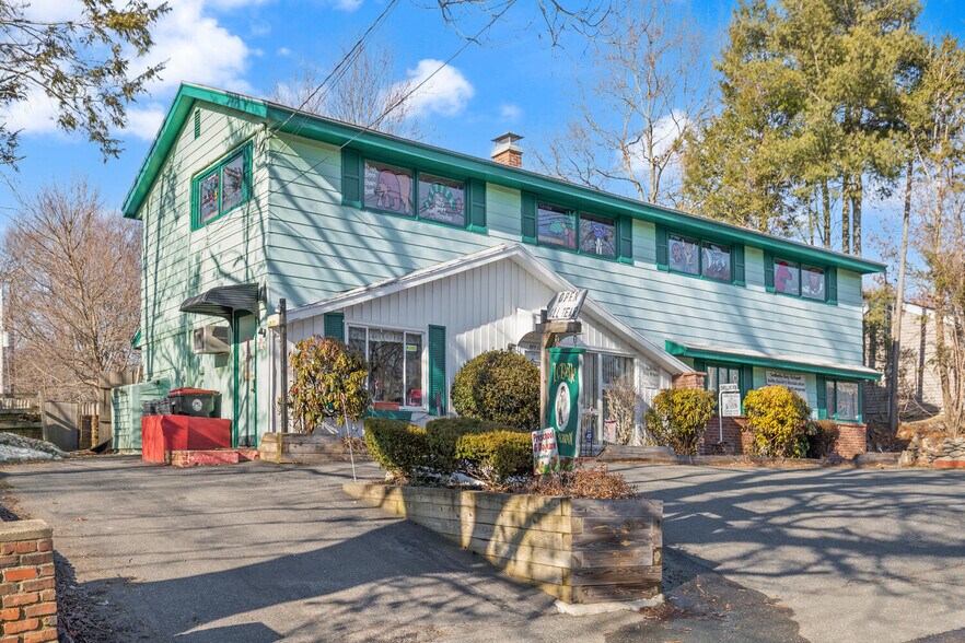 More Photos Of 600 E Ashland St, Brockton Office For Sale