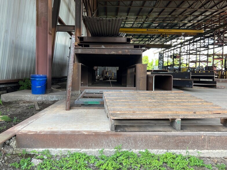 More Photos Of 5101 S 24th Ave, Tampa Manufacturing For Sale