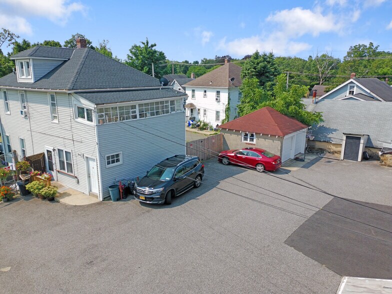 More Photos Of 8 Chadwick St, Glen Cove Apartments For Sale