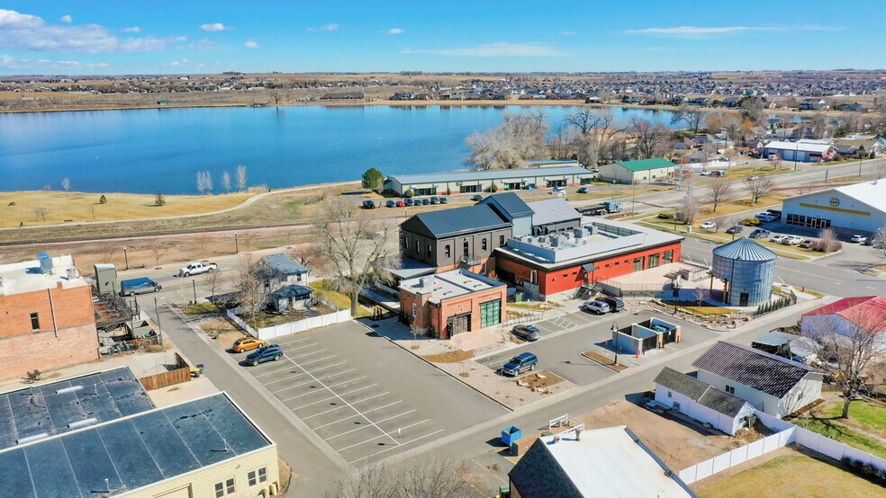 More Photos Of 301 Main St, Windsor Restaurant For Lease