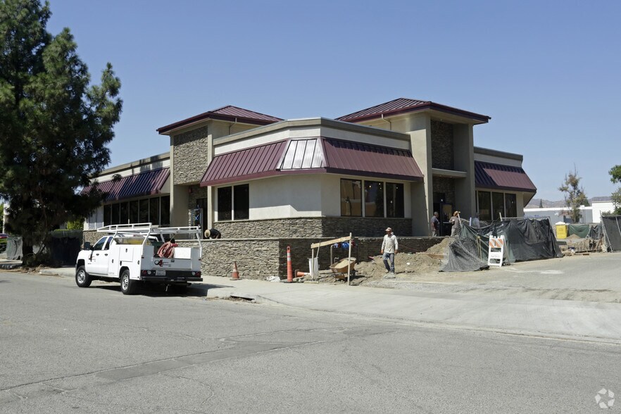 More Photos Of 19331 Business Center Dr, Northridge Medical For Lease