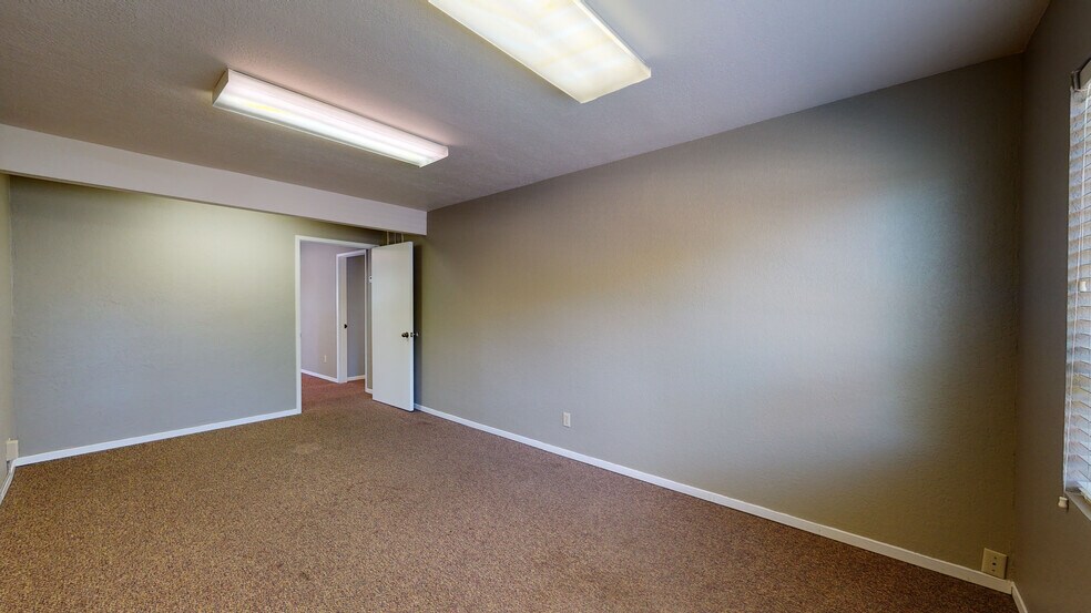 More Photos Of 1300 West St, Redding Office For Lease
