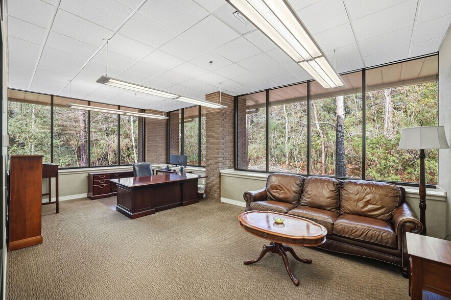More Photos Of 68031 Capital Trace Row, Mandeville Office For Sale