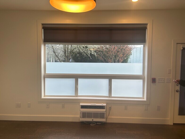 More Photos Of 562-570 Valley St, Seattle Apartments For Lease