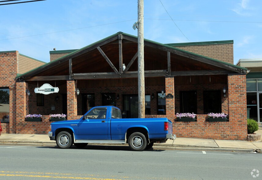 Primary Photo Of 56 W Salisbury St, Denton Office For Lease