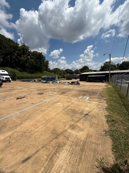 More Photos Of 160 W Mallory Ave, Memphis Industrial For Sale