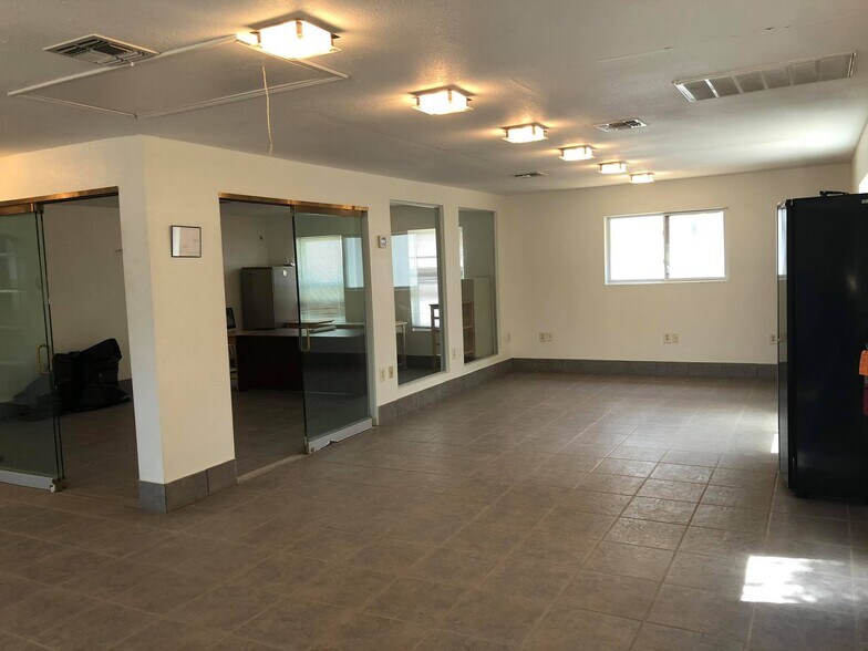 More Photos Of 12440 US Hwy 181 S, San Antonio Flex For Sale