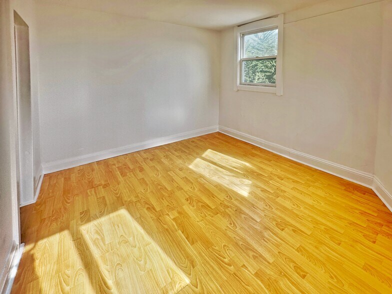 More Photos Of 108 Naglee Ave, San Francisco Apartments For Sale