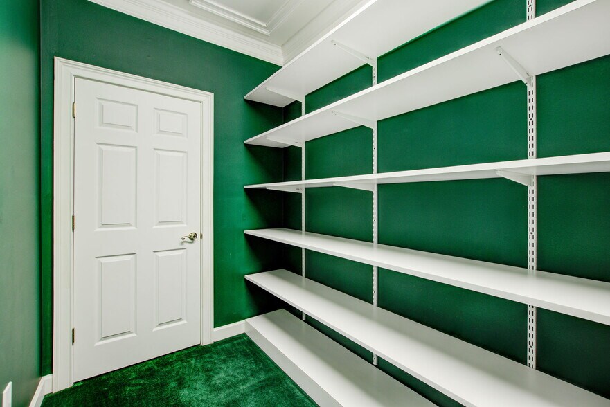 More Photos Of 555 Sun Valley Dr, Roswell Office For Sale